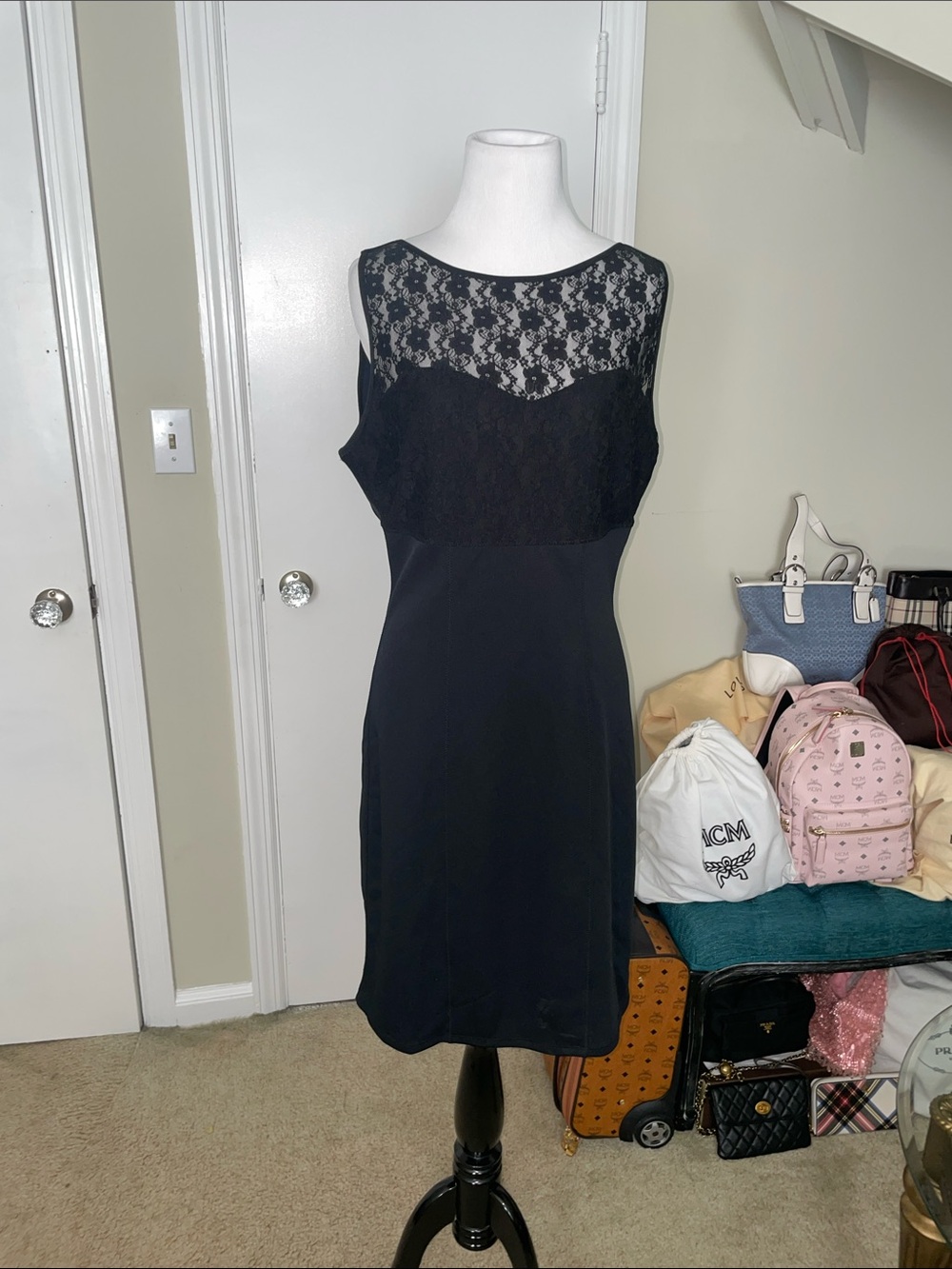 Black and Lace slimming LBD